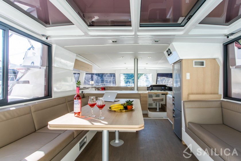 Bali 4.1 - Yacht Charter Sailica