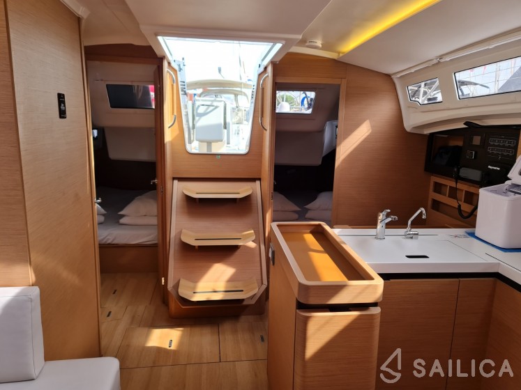 Sun Odyssey 410 - Yacht Charter Sailica