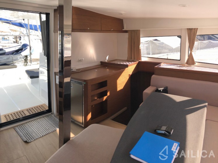 Lagoon 42 - Yacht Charter Sailica