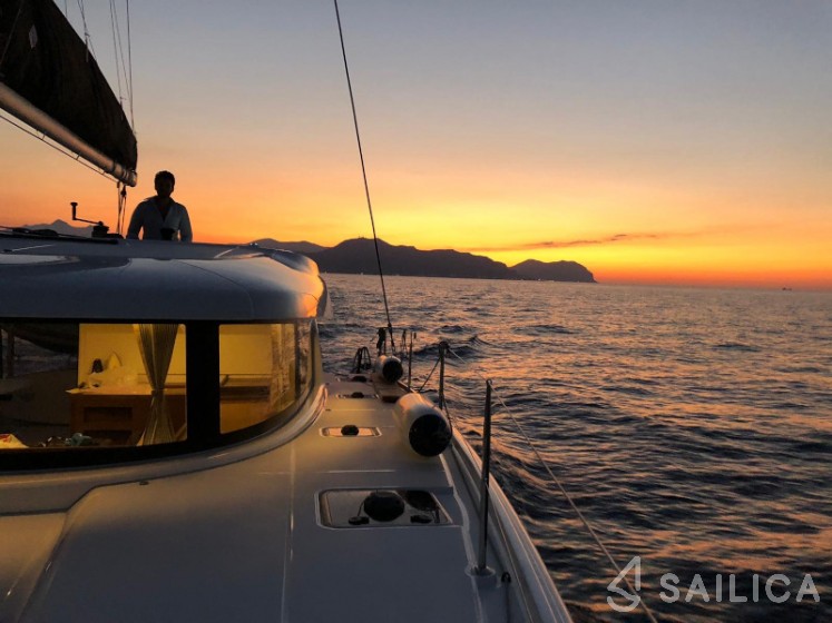 Lagoon 42 - Yacht Charter Sailica