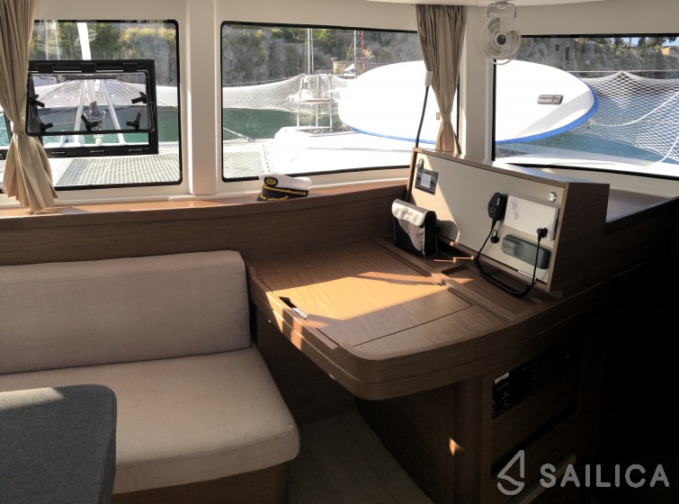 Lagoon 42 - Yacht Charter Sailica