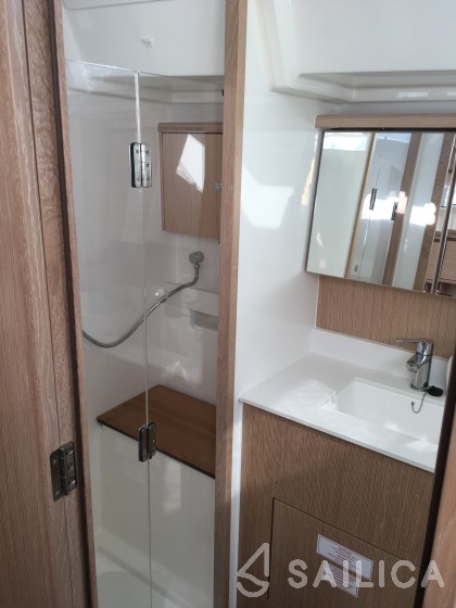 Bavaria C45 - Yacht Charter Sailica