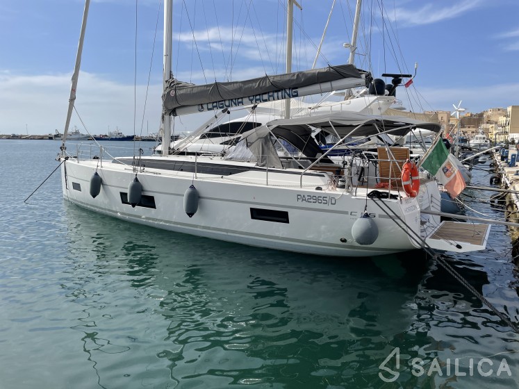 Bavaria C45 - Yacht Charter Sailica
