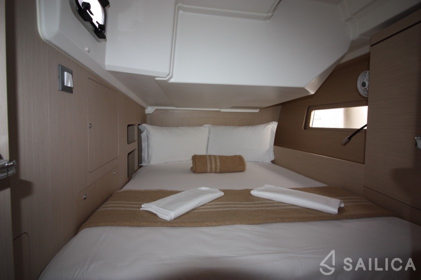 Oceanis 46.1 - Yacht Charter Sailica