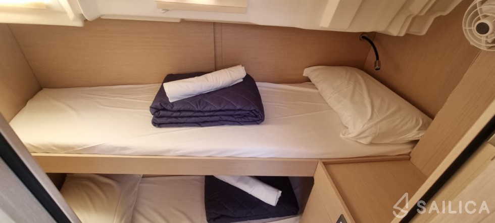 Oceanis 46.1 - Yacht Charter Sailica