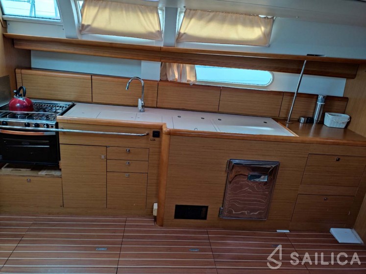 Sun Odyssey 44i - Yacht Charter Sailica