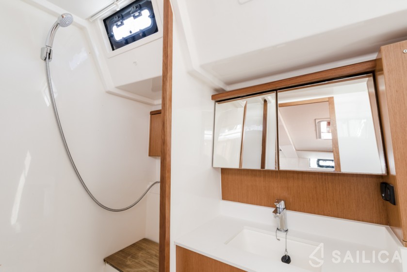 Bavaria C45 - Yacht Charter Sailica