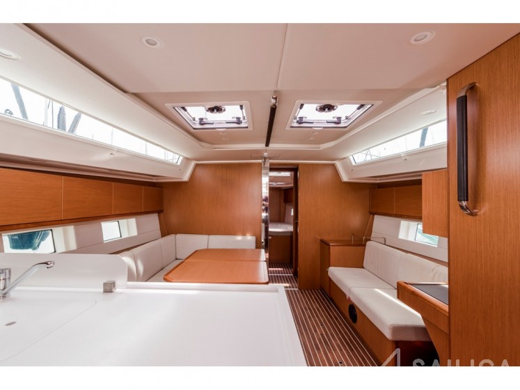 Bavaria C45 - Yacht Charter Sailica