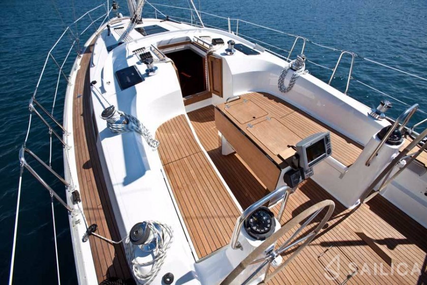Bavaria 40 Cruiser - Yacht Charter Sailica