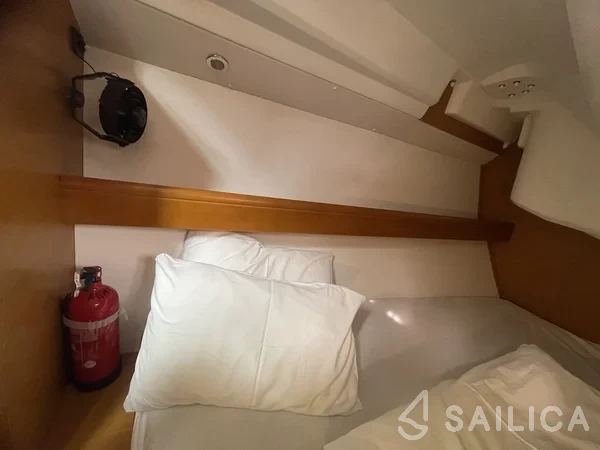 Sun Odyssey 36i - Yacht Charter Sailica