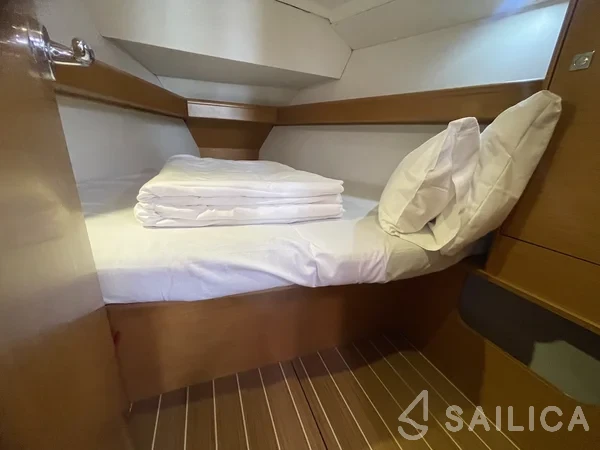 Sun Odyssey 36i - Yacht Charter Sailica