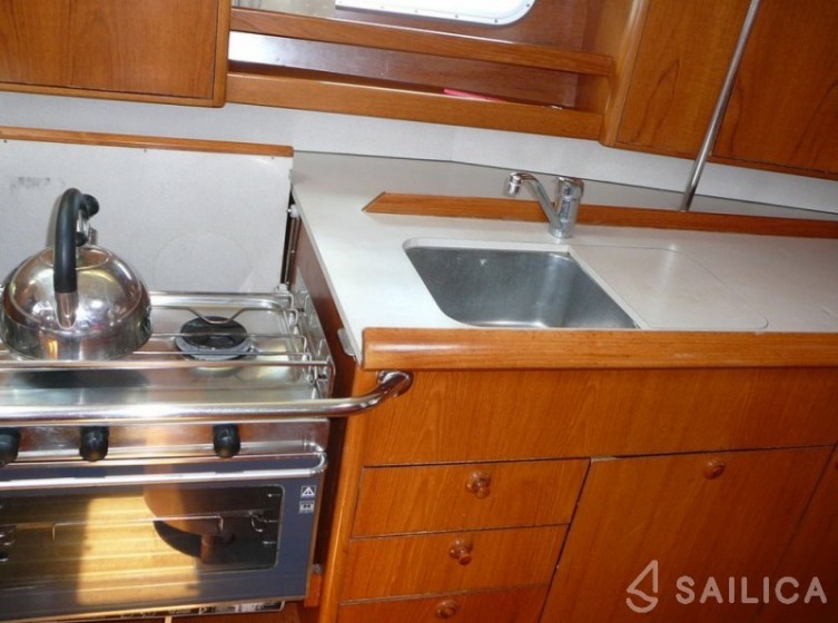 Sun Odyssey 45 - Yacht Charter Sailica