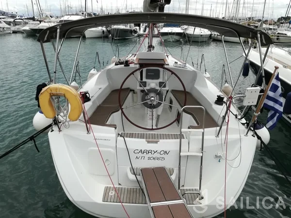 Sun Odyssey 33i - Yacht Charter Sailica