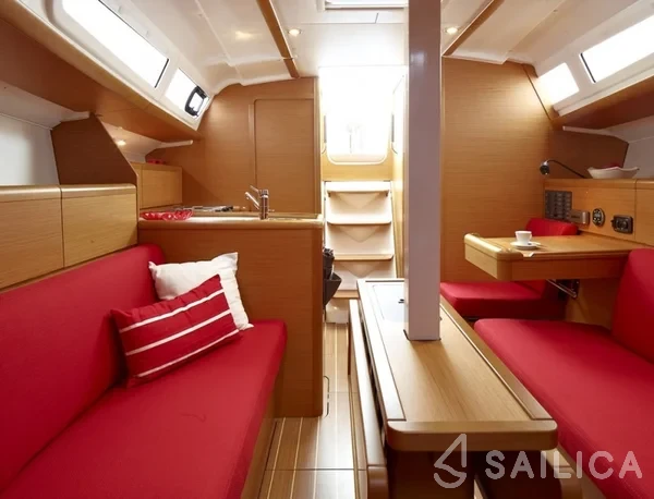Sun Odyssey 33i - Yacht Charter Sailica