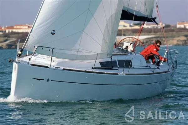 Sun Odyssey 33i - Yacht Charter Sailica