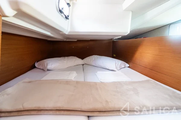 Sun Odyssey 440 - Yacht Charter Sailica
