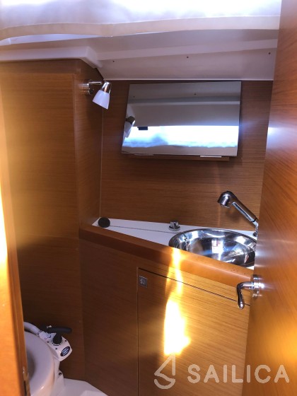 Sun Odyssey 349 - Yacht Charter Sailica