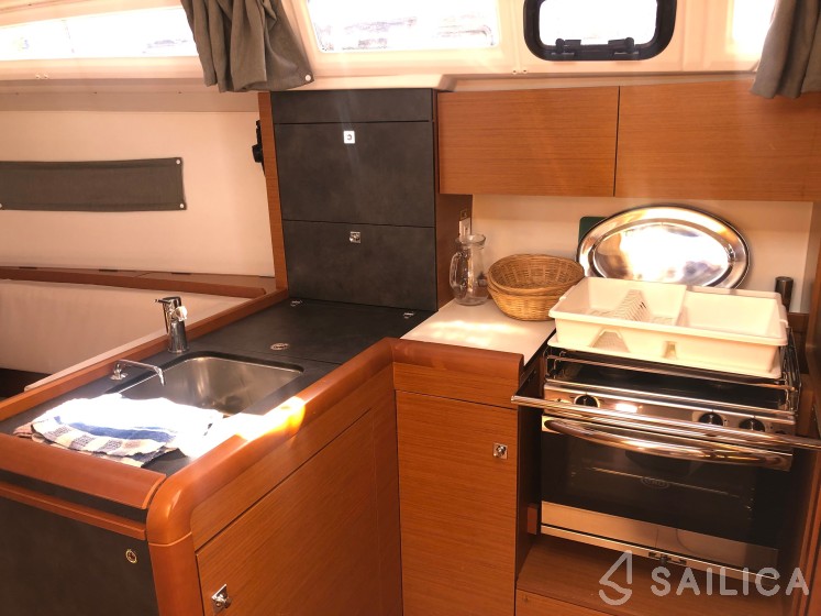 Sun Odyssey 349 - Yacht Charter Sailica