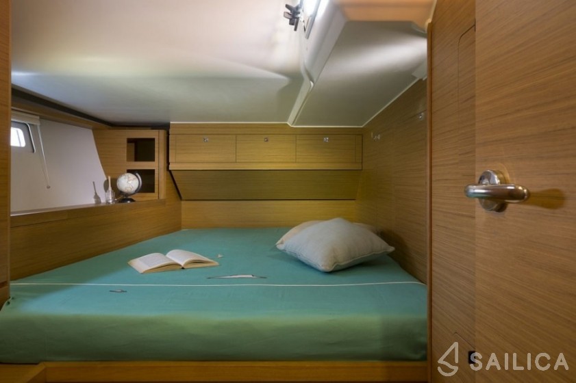 Dufour 520 GL - Yacht Charter Sailica