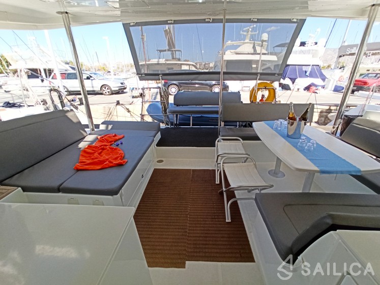Lagoon 450 - Yacht Charter Sailica