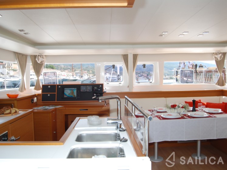 Lagoon 450 - Yacht Charter Sailica