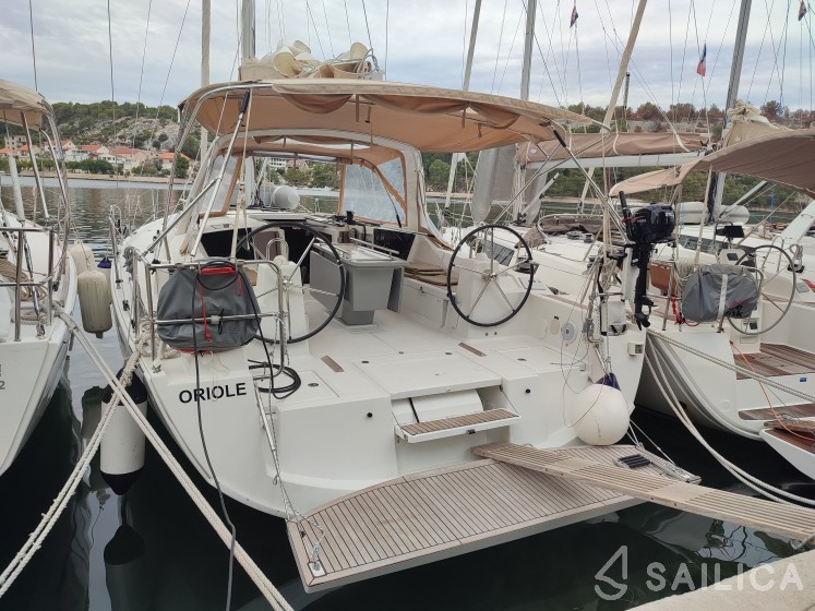 Oceanis 41.1 - Yacht Charter Sailica