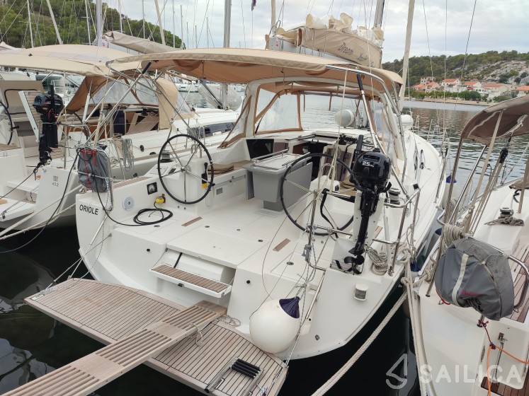 Oceanis 41.1 - Yacht Charter Sailica