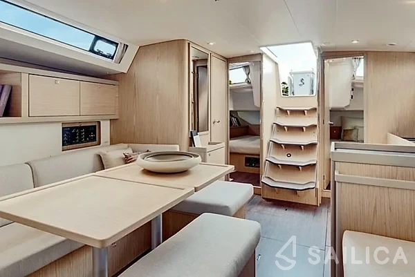 Oceanis 41.1 - Yacht Charter Sailica