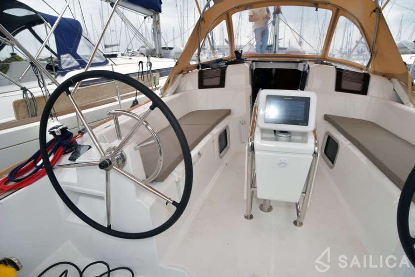 Sun Odyssey 389 - Yacht Charter Sailica