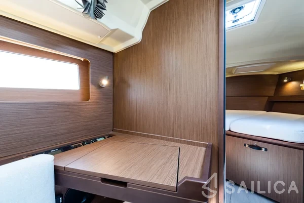 Oceanis 41.1 - Yacht Charter Sailica