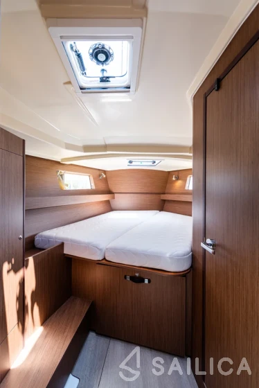 Oceanis 41.1 - Yacht Charter Sailica