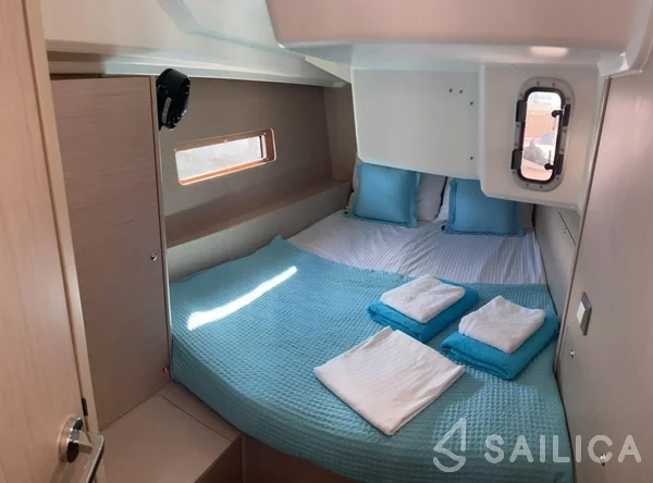 Oceanis 40.1 - Yacht Charter Sailica