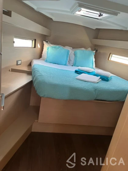 Oceanis 40.1 - Yacht Charter Sailica