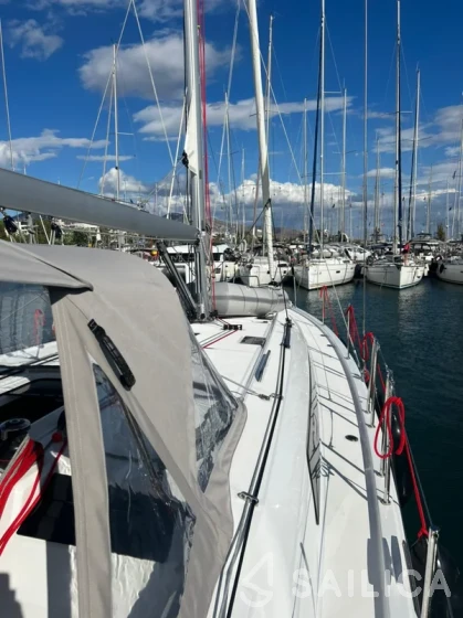 Oceanis 40.1 - Yacht Charter Sailica
