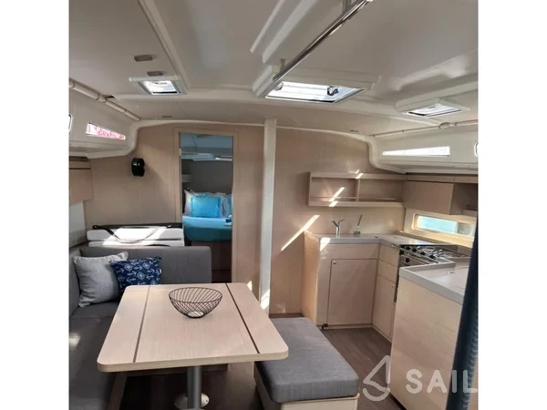 Oceanis 40.1 - Yacht Charter Sailica