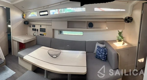 Oceanis 40.1 - Yacht Charter Sailica