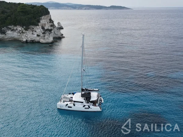 Lagoon 42 - Yacht Charter Sailica