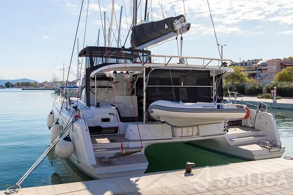 Lagoon 42 - Yacht Charter Sailica