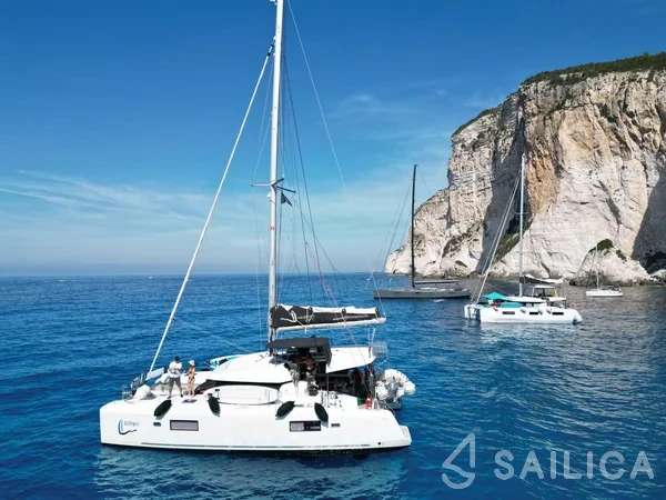 Lagoon 42 - Yacht Charter Sailica