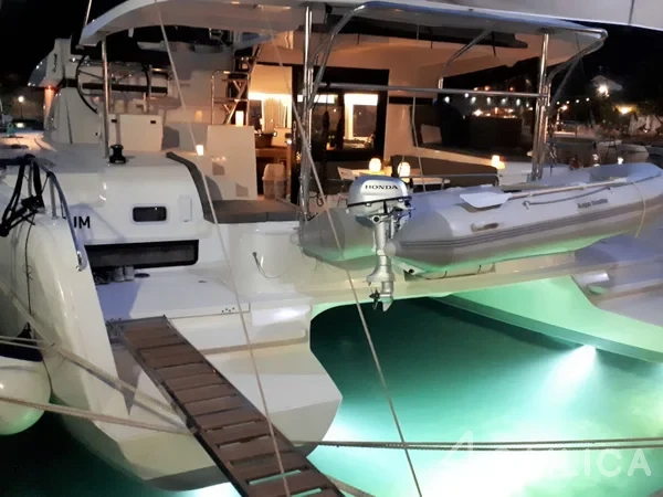 Lagoon 42 - Yacht Charter Sailica