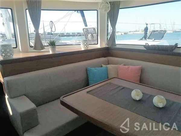 Lagoon 42 - Yacht Charter Sailica