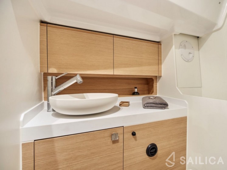 Elan E4 - Yacht Charter Sailica