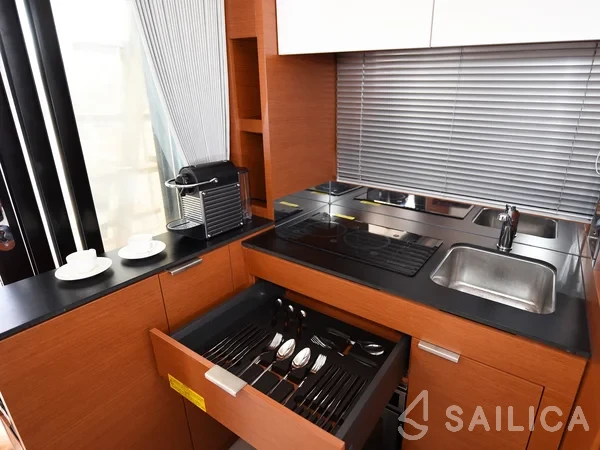 Prestige 42 Fly - Yacht Charter Sailica