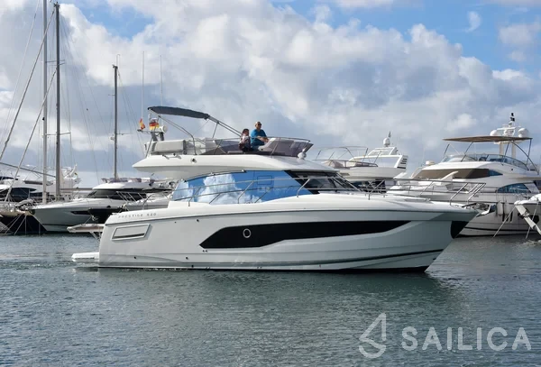 Prestige 42 Fly - Yacht Charter Sailica