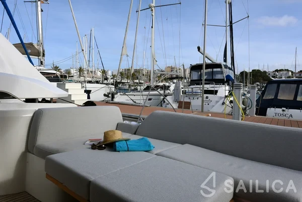 Prestige 42 Fly - Yacht Charter Sailica