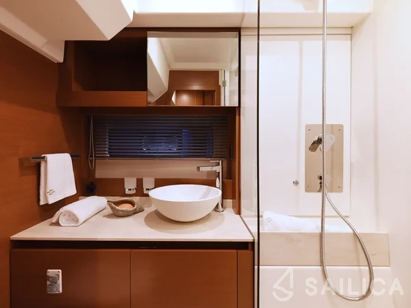 Prestige 42 Fly - Yacht Charter Sailica