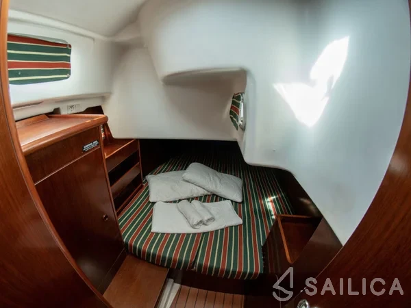 Oceanis 411 Clipper - Yacht Charter Sailica