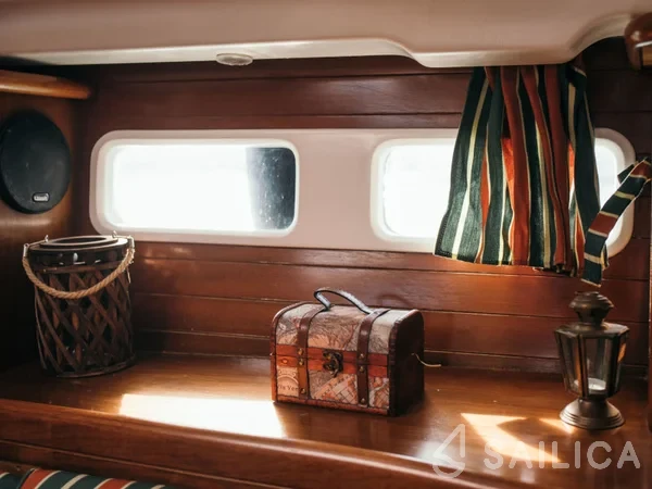 Oceanis 411 Clipper - Yacht Charter Sailica