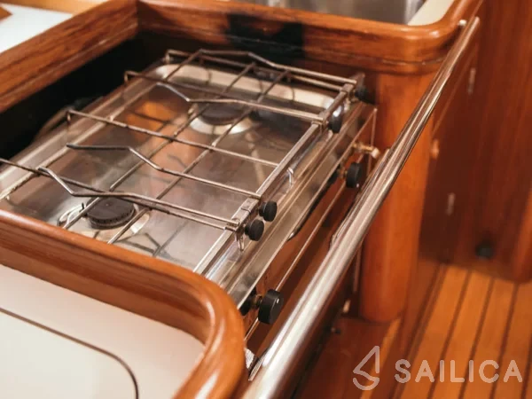 Oceanis 411 Clipper - Yacht Charter Sailica