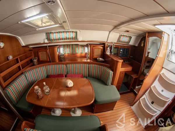 Oceanis 411 Clipper - Yacht Charter Sailica